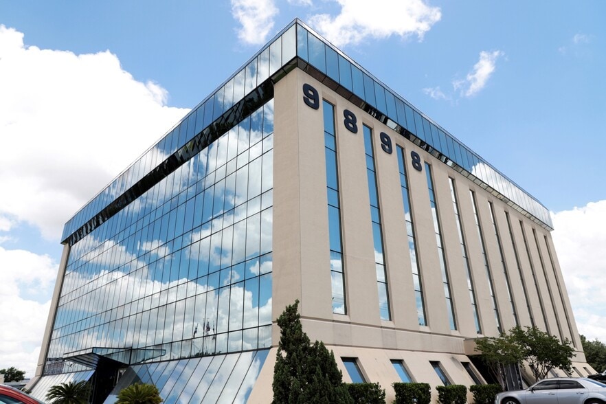 Bissonnet Campus portfolio of 3 properties for sale on LoopNet.com - Building Photo - Image 3 of 5