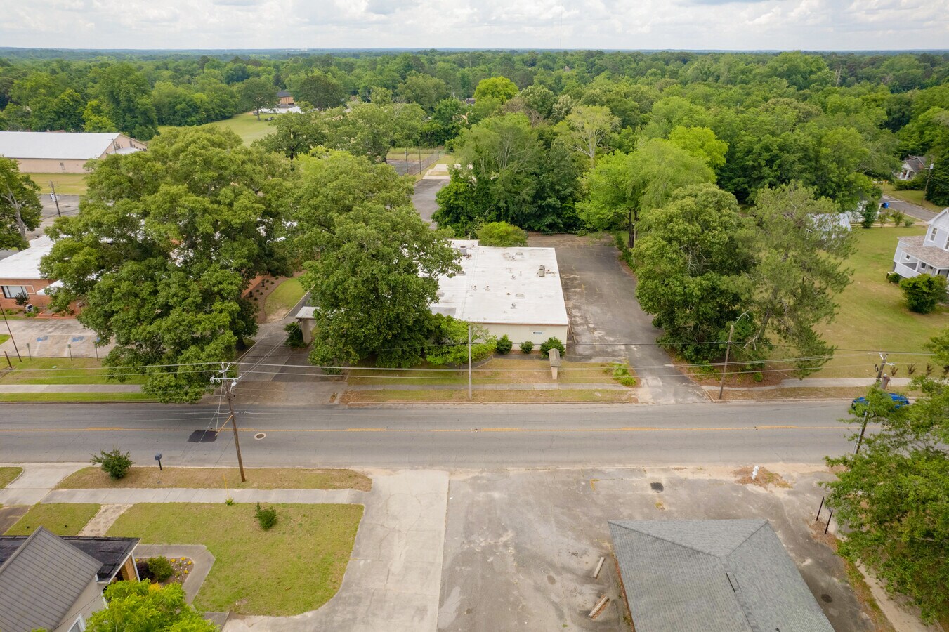 606 Academy Ave, Dublin, GA 31021