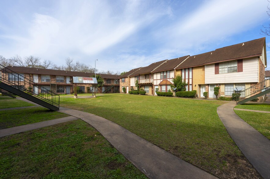 710 Loggins Dr, West Columbia, TX for sale - Other - Image 1 of 1