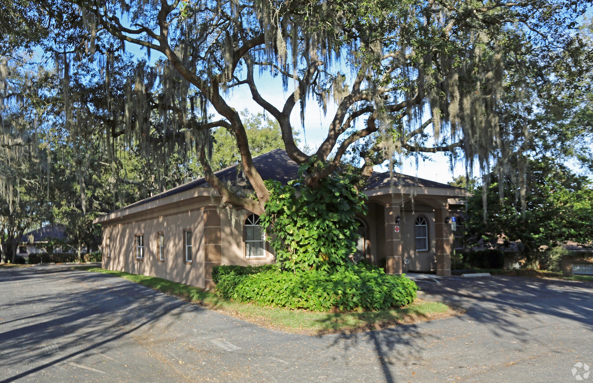 11308 N 53rd St, Temple Terrace, FL for sale Building Photo- Image 1 of 1