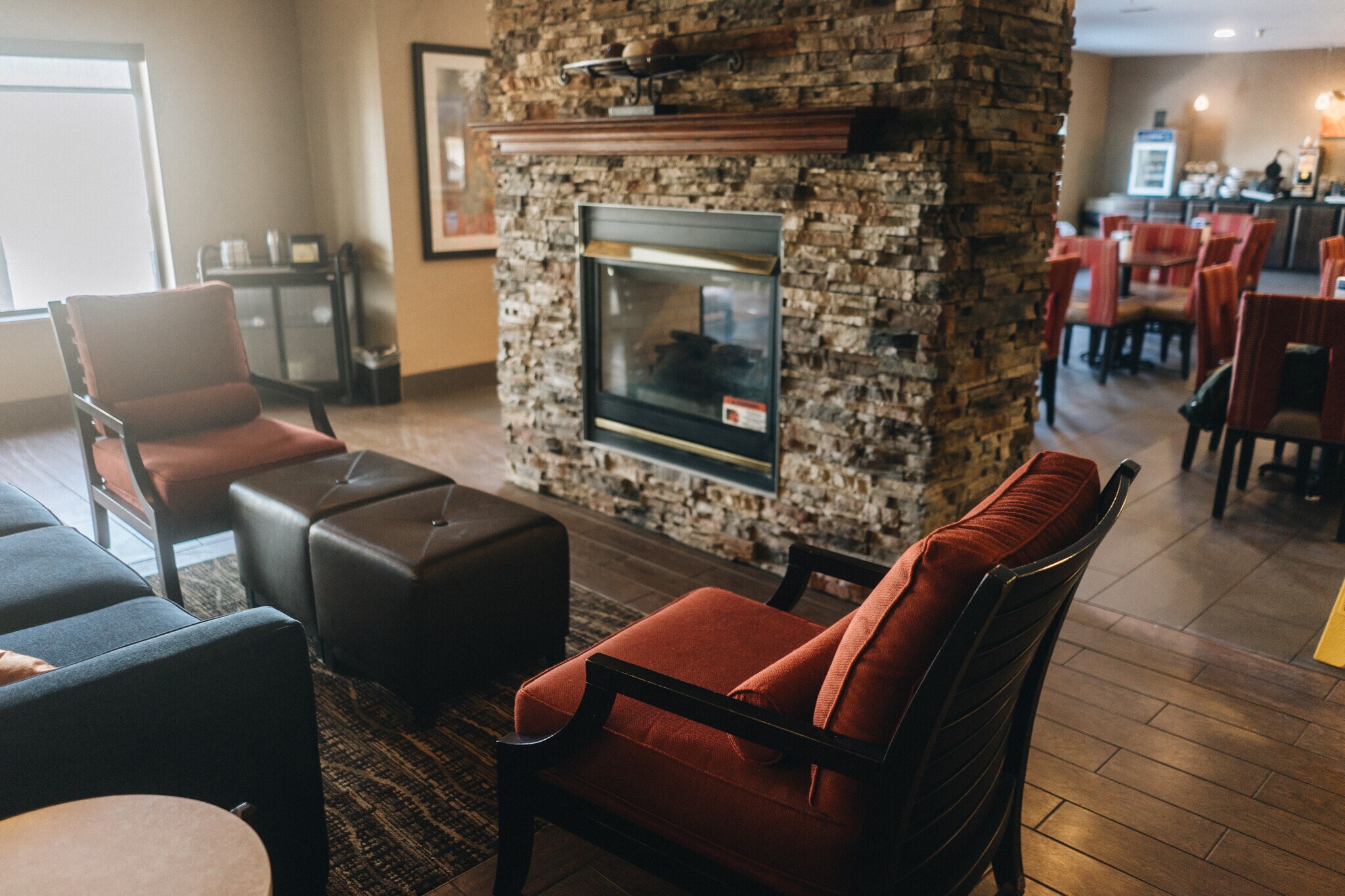 3302 E Dupont Rd, Fort Wayne, IN 46825 Comfort Suites North Fort