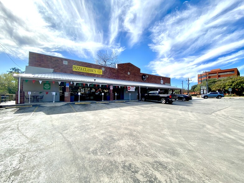 3420-3440 N St Marys St, San Antonio, TX for lease - Building Photo - Image 3 of 11