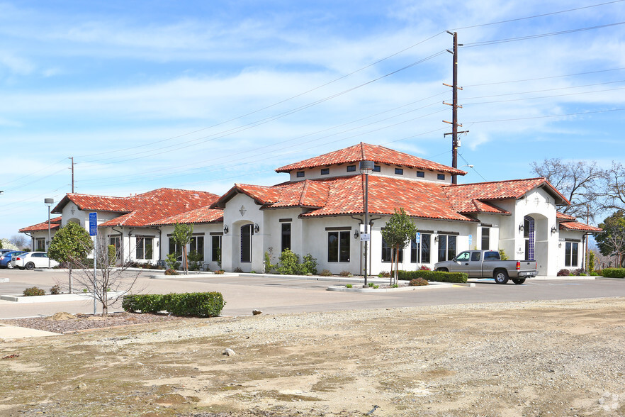 1337 S Lovers Ln, Visalia, CA for sale - Building Photo - Image 1 of 1