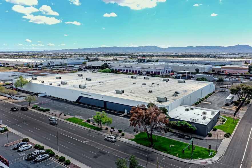 3865 W Van Buren St, Phoenix, AZ for sale - Building Photo - Image 2 of 9