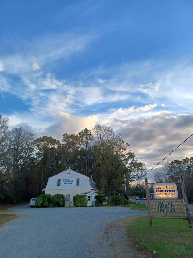 10441 Jessie Dupont Memorial Hwy, Kilmarnock, VA 22482