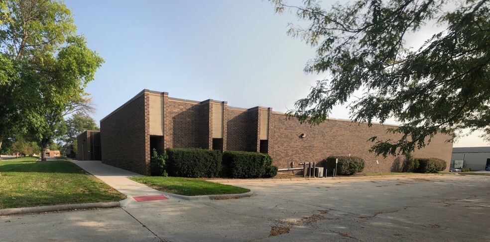 3127 SW 61st St, Des Moines, IA for lease - Building Photo - Image 1 of 9