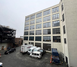 29-76 Northern Blvd, Long Island City, NY for lease Building Photo- Image 2 of 7