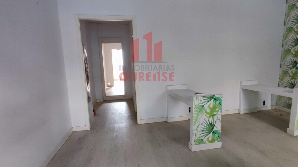 Retail in Ourense, Orense for lease - Building Photo - Image 2 of 6