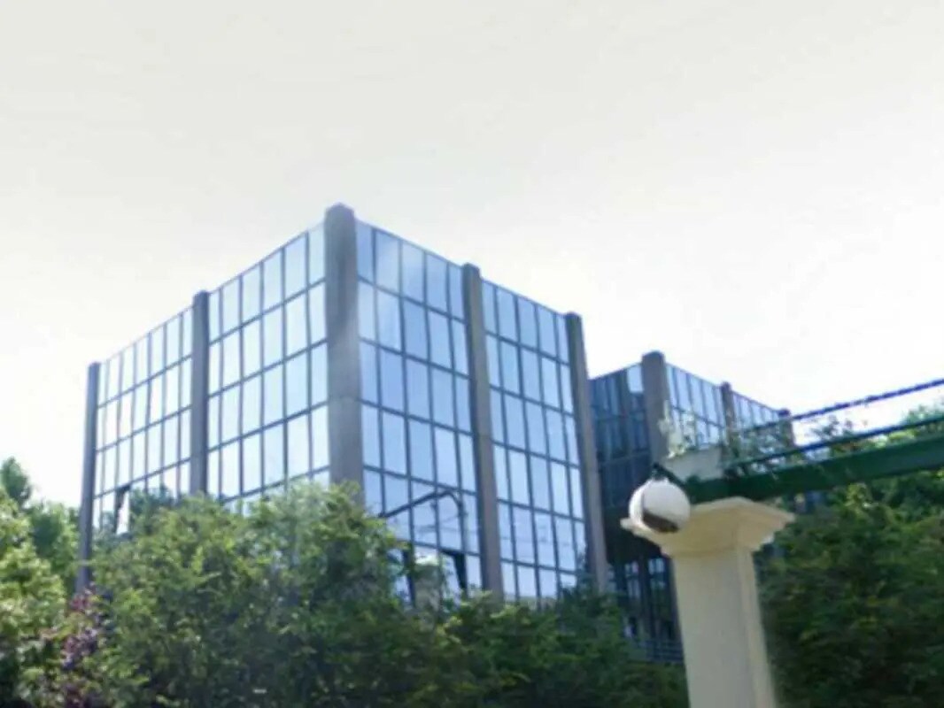 Office in Neuilly-Plaisance for lease Building Photo- Image 1 of 12