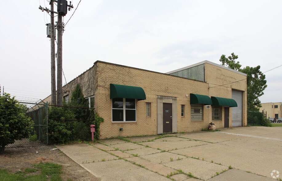 24050 Lakeland Blvd, Euclid, OH 44132