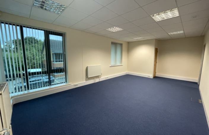 Farrington Way, Eastwood for sale - Interior Photo - Image 3 of 11