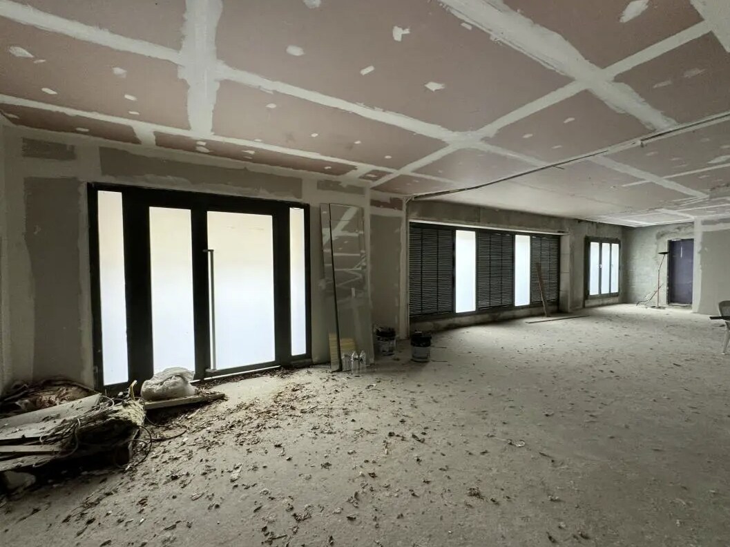 Boulogne-Billancourt, HDS 92100 - - - Interior Photo - Image 1 of 2