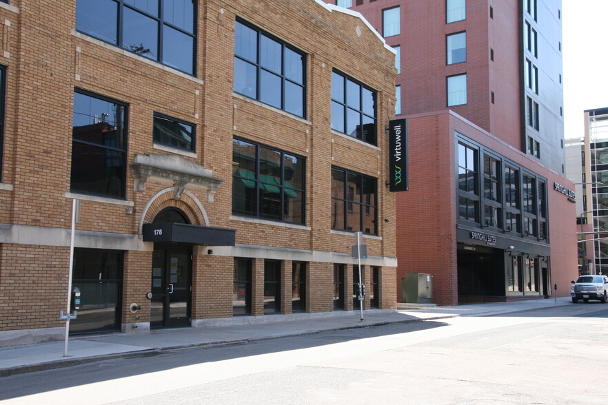 178 9th St E, Saint Paul, MN for lease - Building Photo - Image 3 of 8