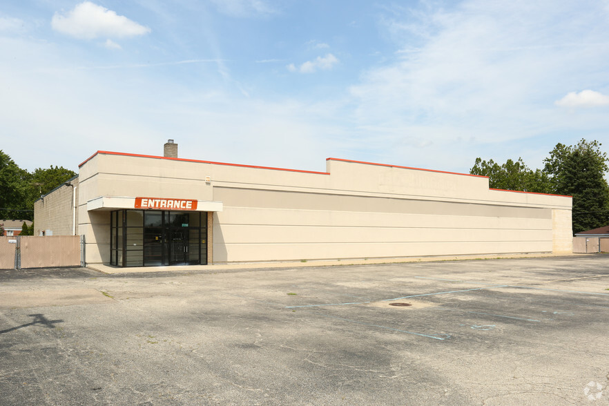 27200 Joy Rd, Redford, MI for sale - Primary Photo - Image 1 of 1