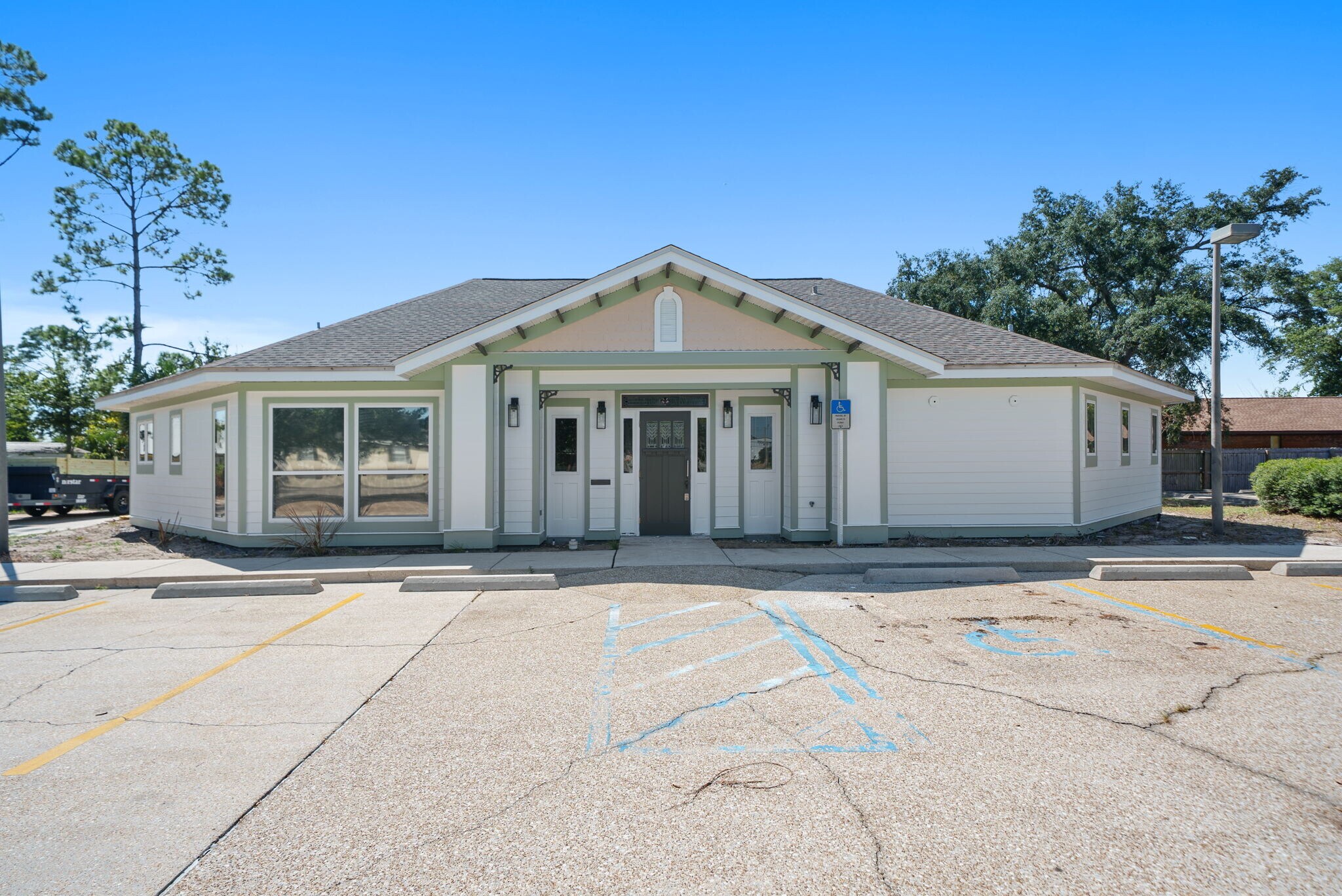 2567 Huntcliff Ln, Panama City, FL for lease Building Photo- Image 1 of 9
