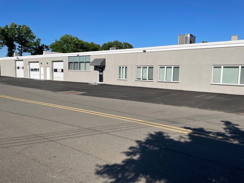 465 W Main St, Wyckoff, NJ for lease - Building Photo - Image 3 of 13