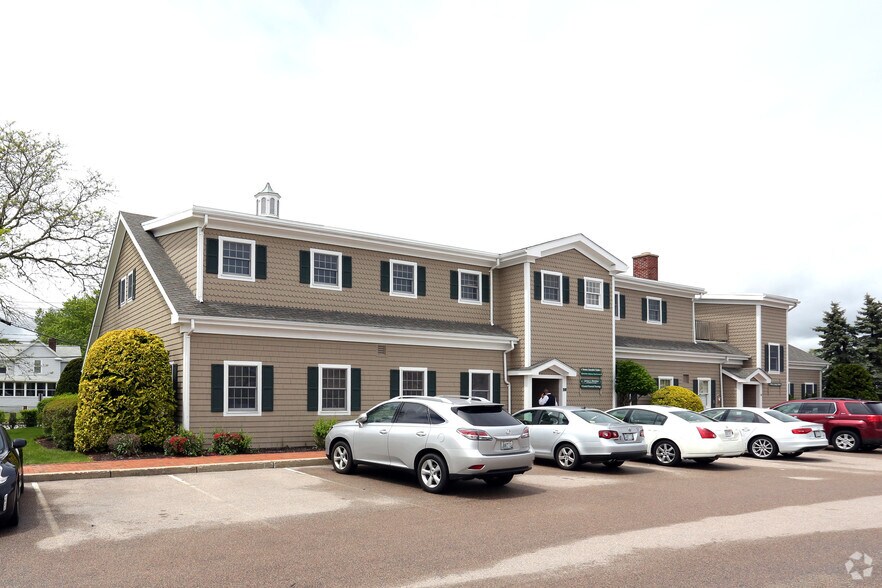 28 Caswell St, Narragansett, RI for sale - Primary Photo - Image 1 of 1