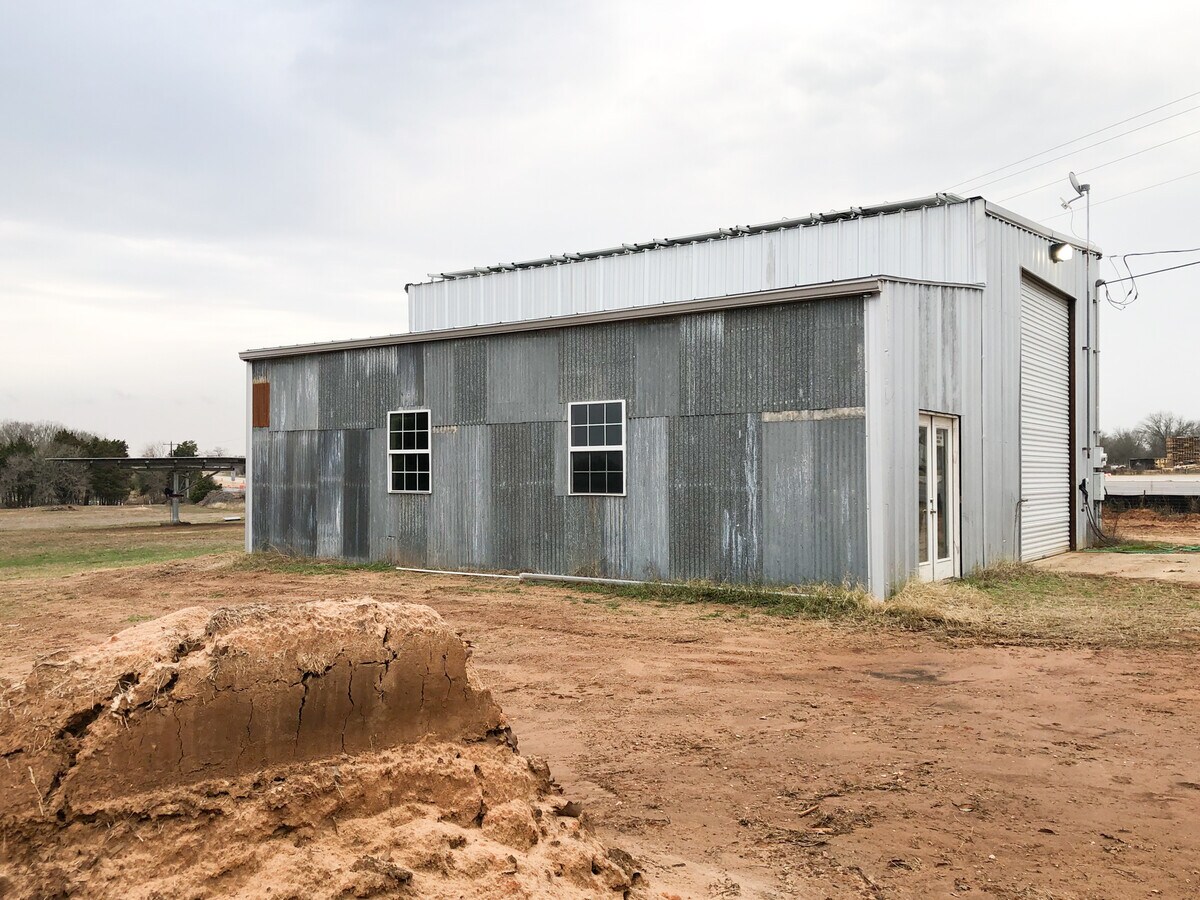 1799 US290, Mcdade, TX 78650