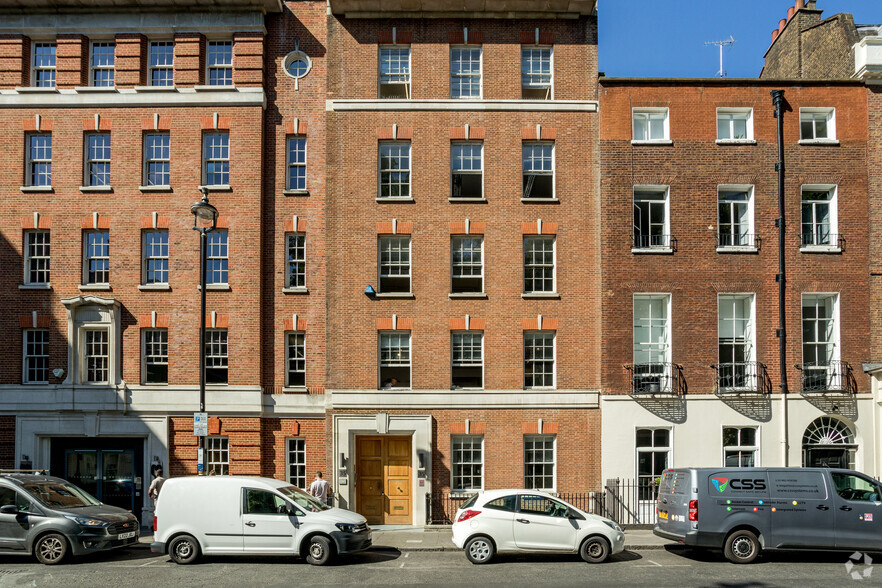 35 Soho Sq, London for lease - Building Photo - Image 3 of 4