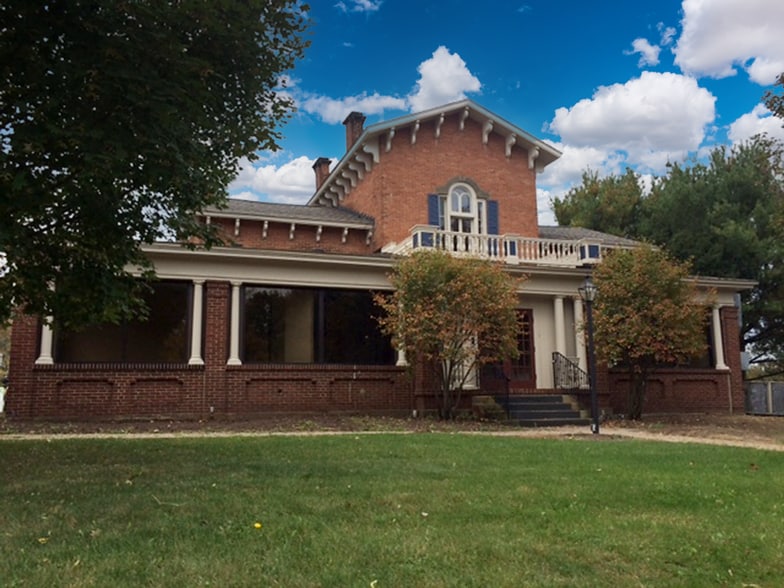 33 Public Sq, Brecksville, OH for lease - Building Photo - Image 1 of 22