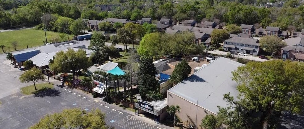 2 Building Portfolio portfolio of 3 properties for sale on LoopNet.com - Primary Photo - Image 1 of 2