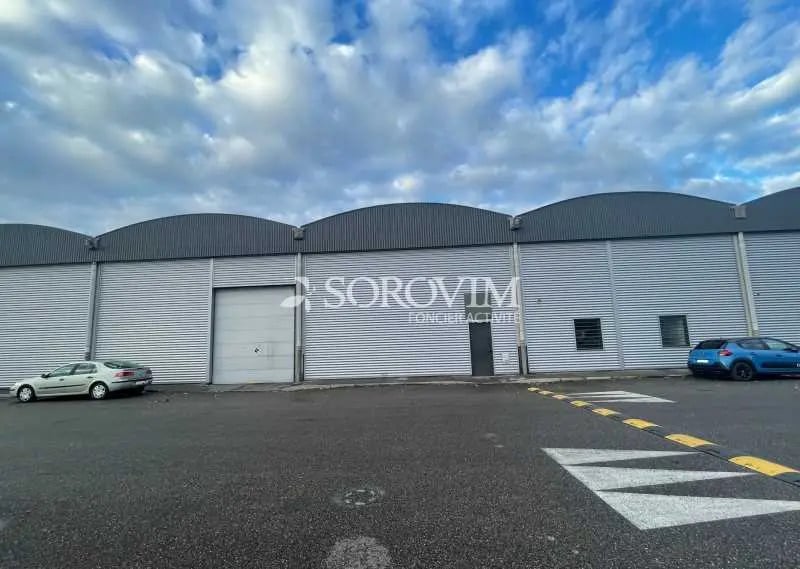 Office in Saint-Priest for lease Building Photo- Image 1 of 3