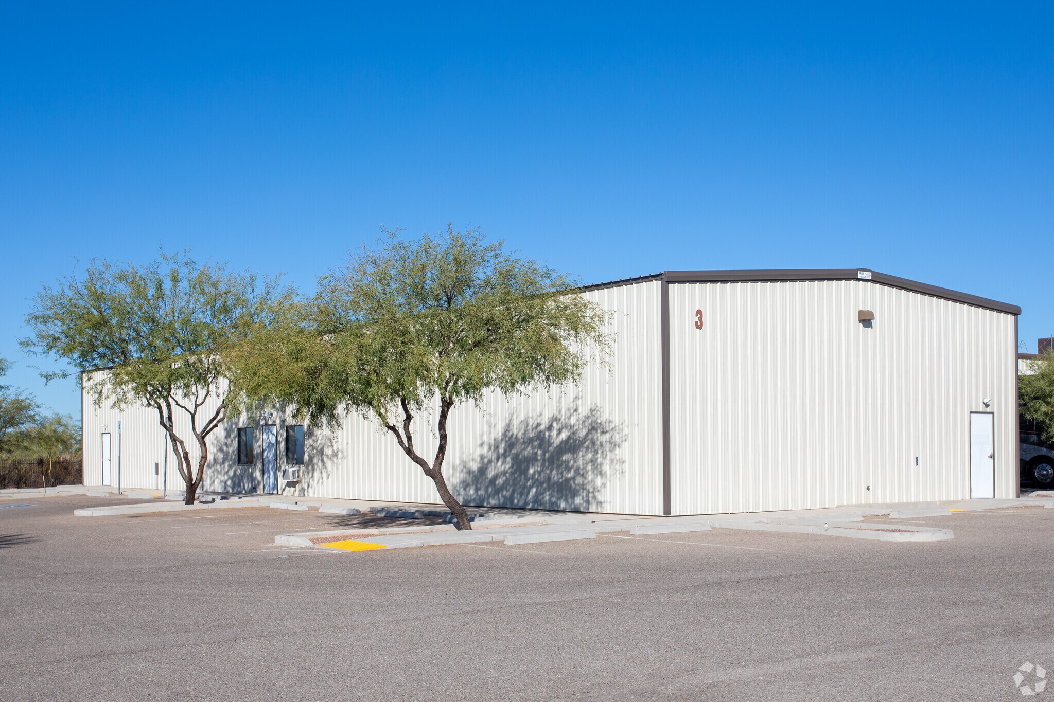 8300 E Valencia Rd, Tucson, AZ for sale Primary Photo- Image 1 of 1
