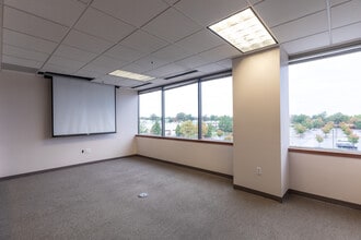 100 Witmer Rd, Horsham Township, PA for lease Interior Photo- Image 2 of 6
