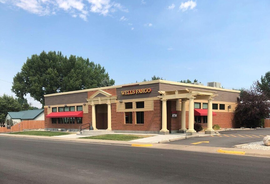 325 N 9th Ave, Forsyth, MT for sale - Primary Photo - Image 1 of 1