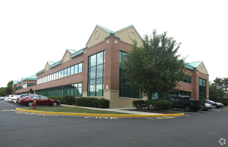 557 Cranbury Rd, East Brunswick, NJ for lease - Building Photo - Image 2 of 9