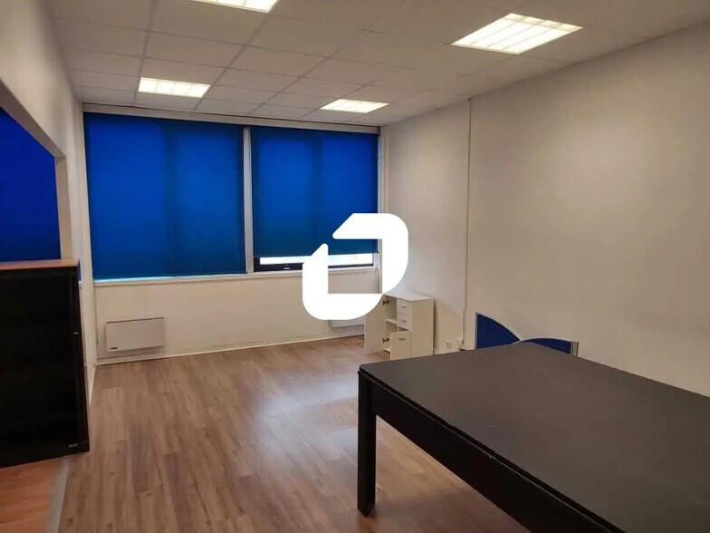 Office in Bègles for lease - Interior Photo - Image 3 of 7
