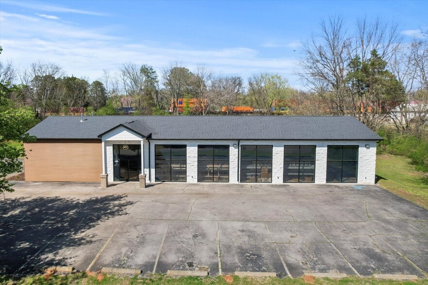 102 Gin Oak Ct, Madison, AL for sale - Building Photo - Image 2 of 33