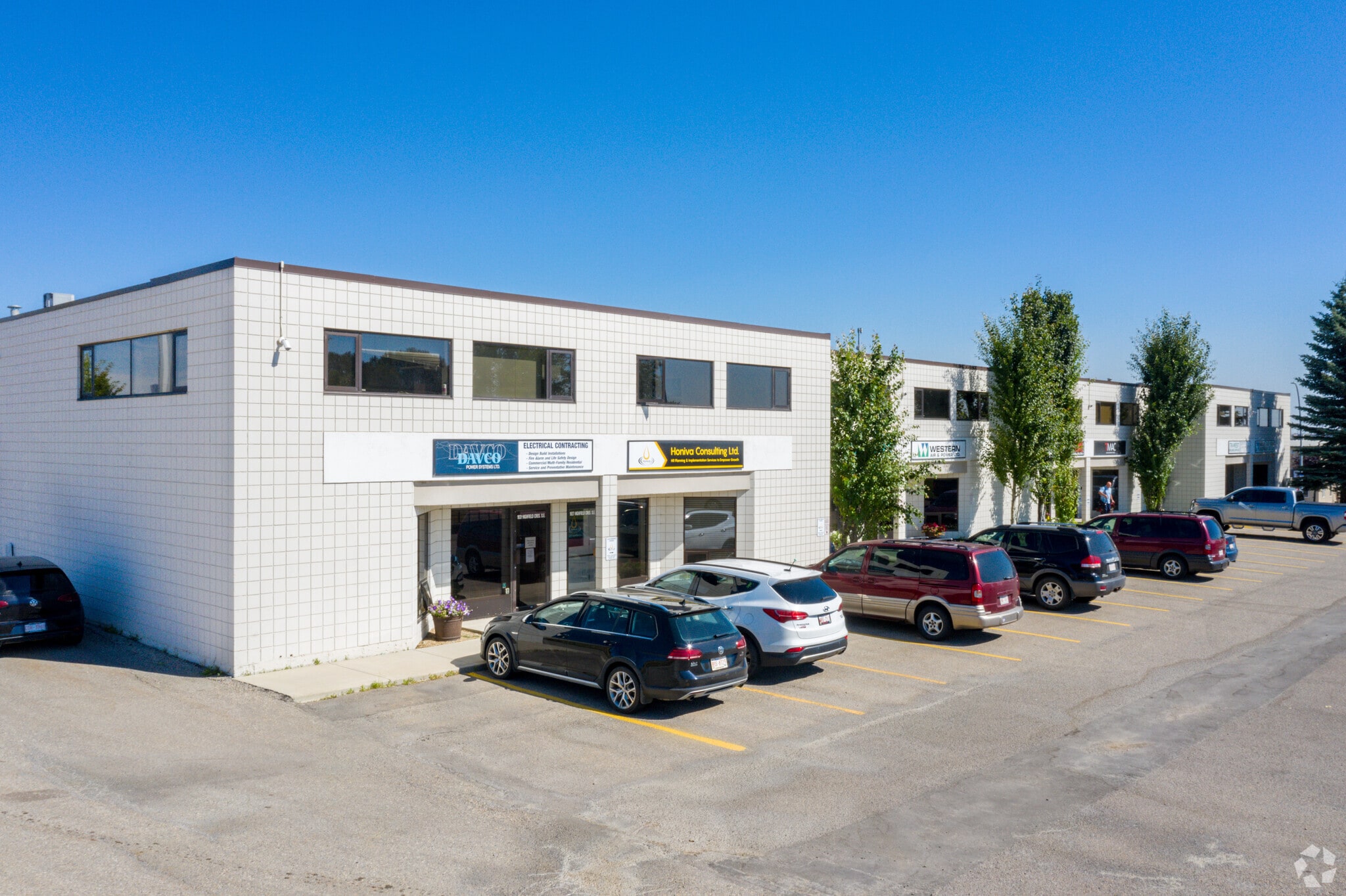 1911-1915 Highfield Cres SE, Calgary, AB for sale Building Photo- Image 1 of 1