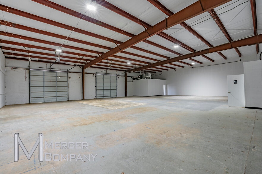 801 Secretary Dr, Arlington, TX for lease - Interior Photo - Image 3 of 67
