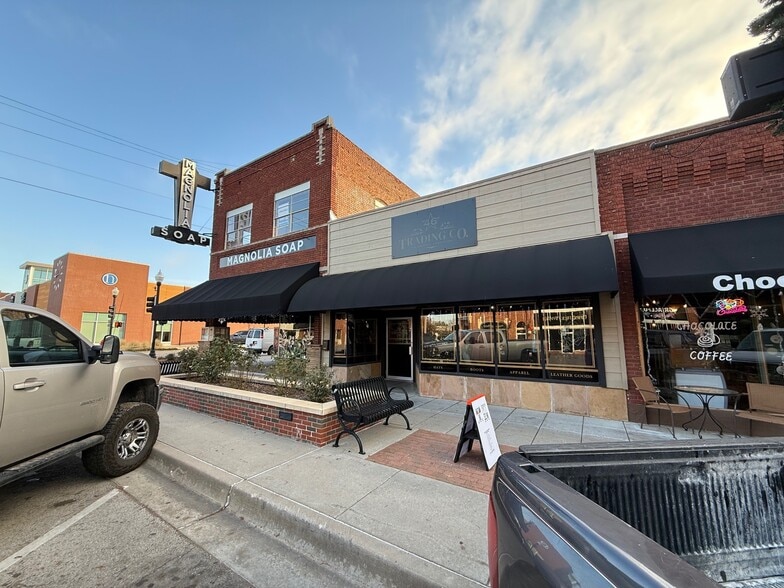 203 S Main St, Broken Arrow, OK for lease - Primary Photo - Image 1 of 3