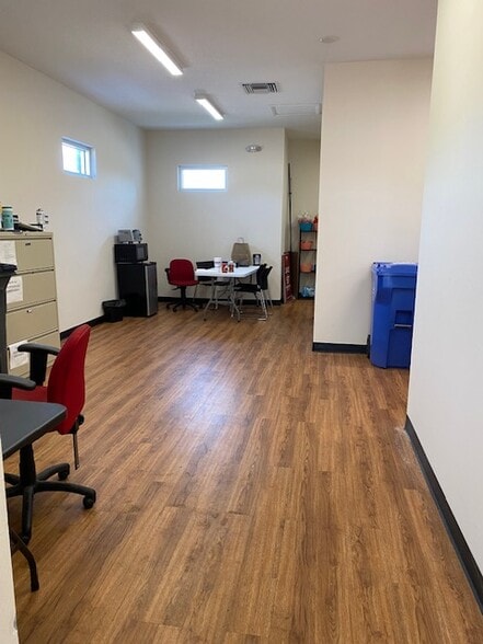 1003 1st St, Bradenton, FL for sale - Interior Photo - Image 3 of 10