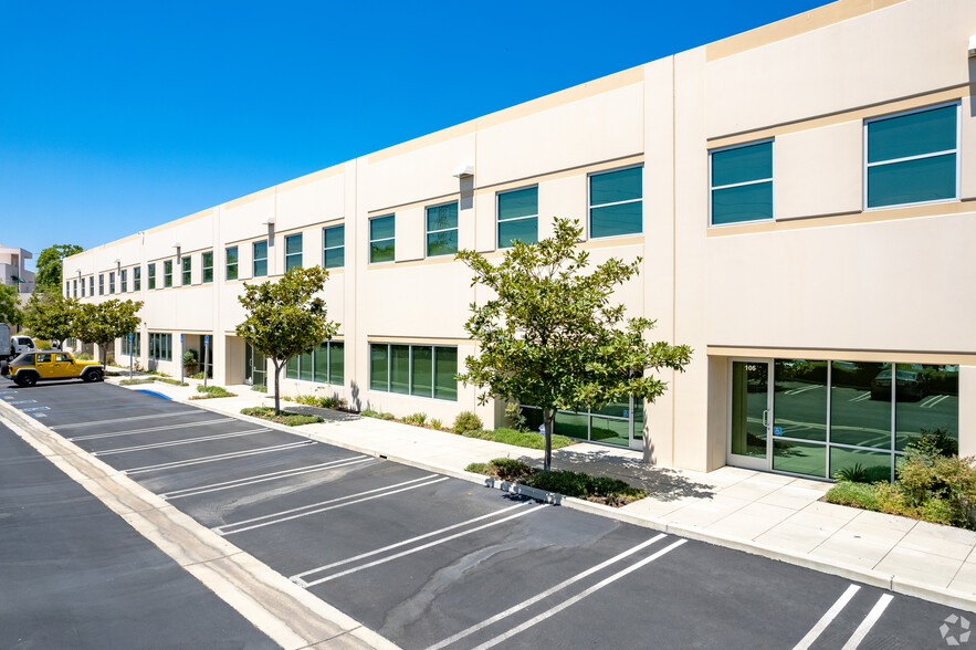 15823 Monte, Sylmar, CA for lease - Primary Photo - Image 1 of 25