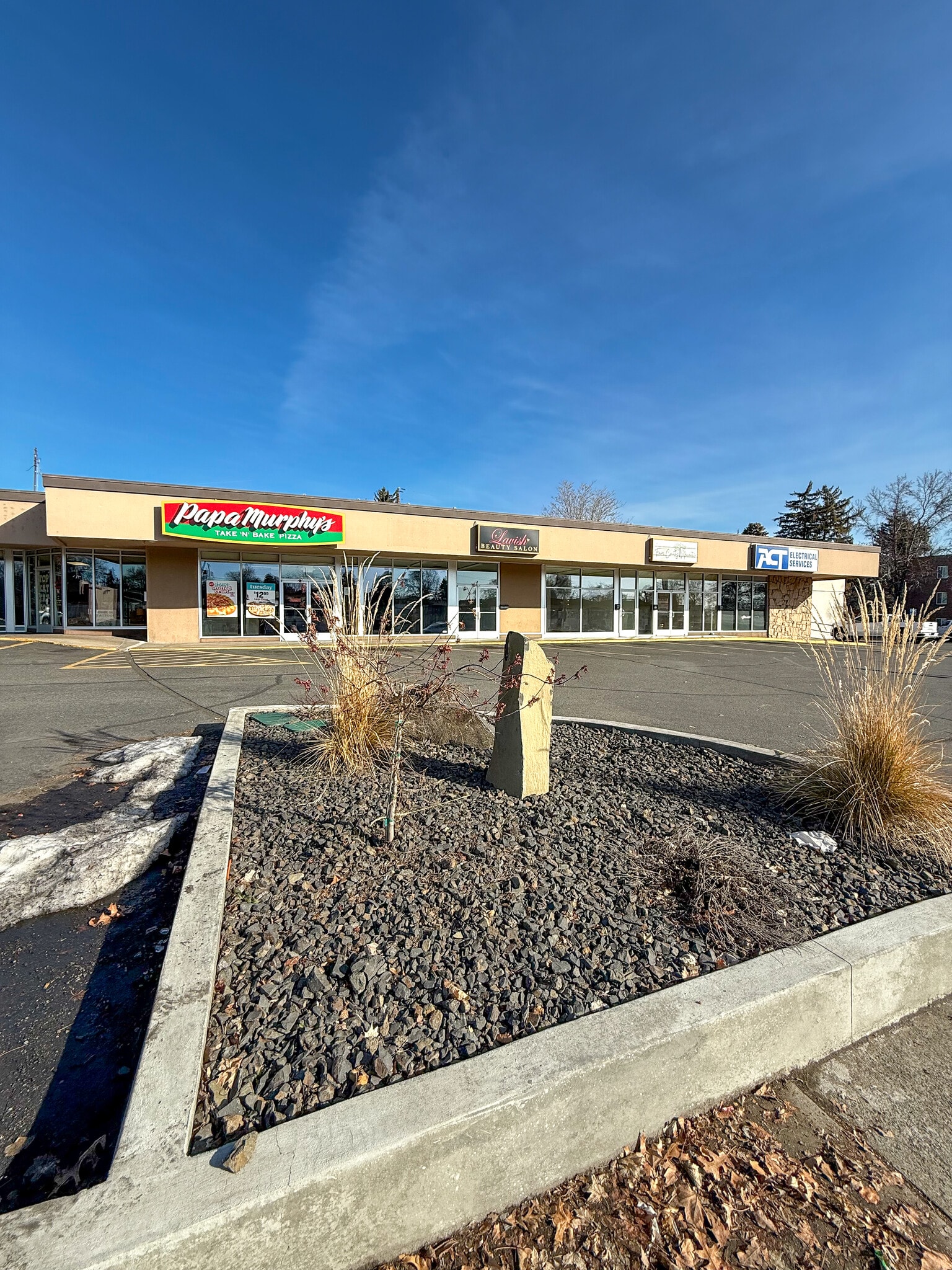 1513 Summitview Ave, Yakima, WA for lease Building Photo- Image 1 of 15