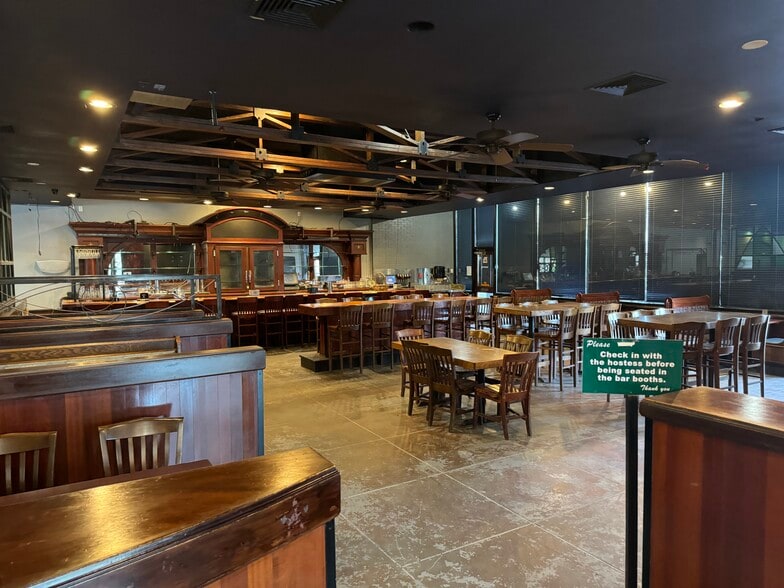 914 Mall Loop Rd, High Point, NC for sale - Building Photo - Image 3 of 20