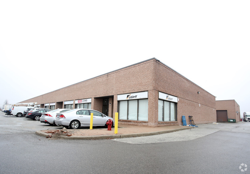 19 Kenview Blvd, Brampton, ON for sale - Building Photo - Image 3 of 4