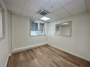 Flex in Chassieu for lease Interior Photo- Image 2 of 5