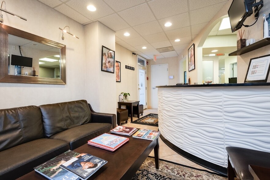 4400 MacArthur Blvd NW, Washington, DC for sale - Interior Photo - Image 3 of 74