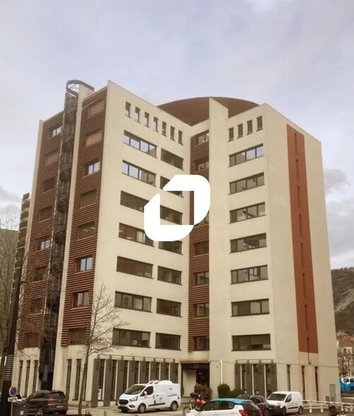 Office in Grenoble for lease - Building Photo - Image 1 of 8