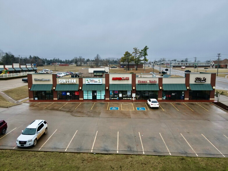 2108 S Division St, Guthrie, OK for lease - Building Photo - Image 1 of 6