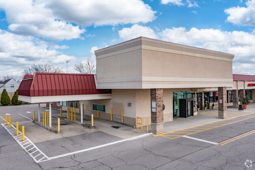 3912-4090 E Galbraith Rd, Cincinnati, OH for lease - Building Photo - Image 2 of 9