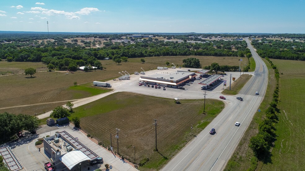 214 Gerald Dr, Blanco, TX for sale - Primary Photo - Image 1 of 1