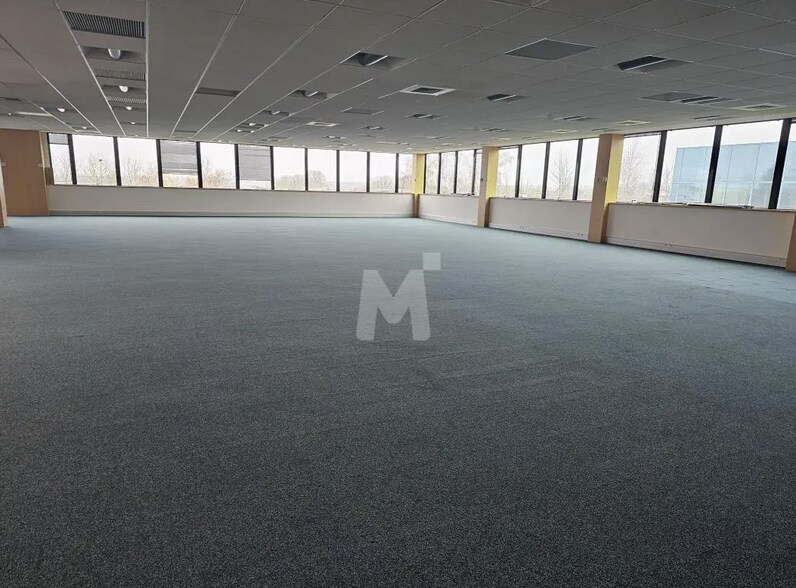 Office in Villebon-sur-Yvette for sale - Interior Photo - Image 2 of 5