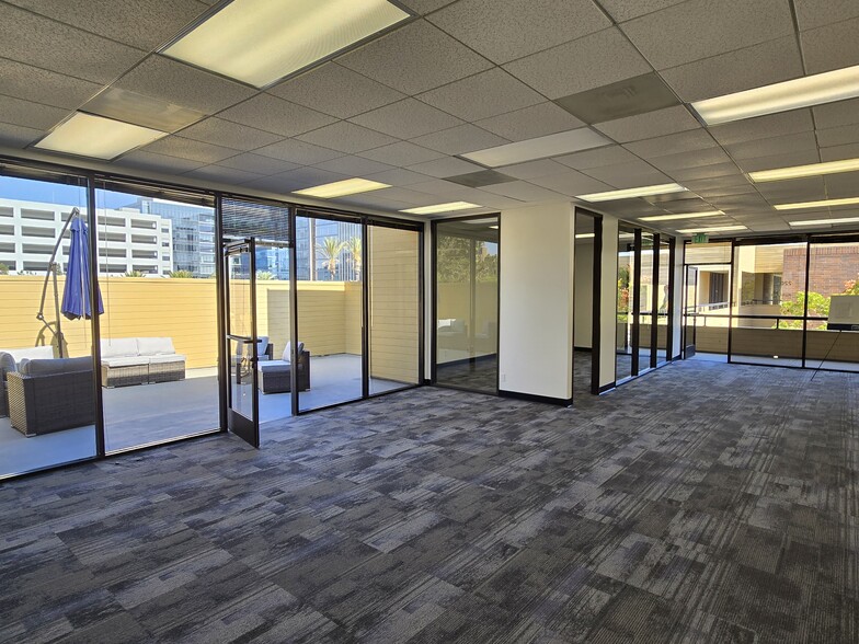 18818 Teller Ave, Irvine, CA for lease - Building Photo - Image 1 of 9