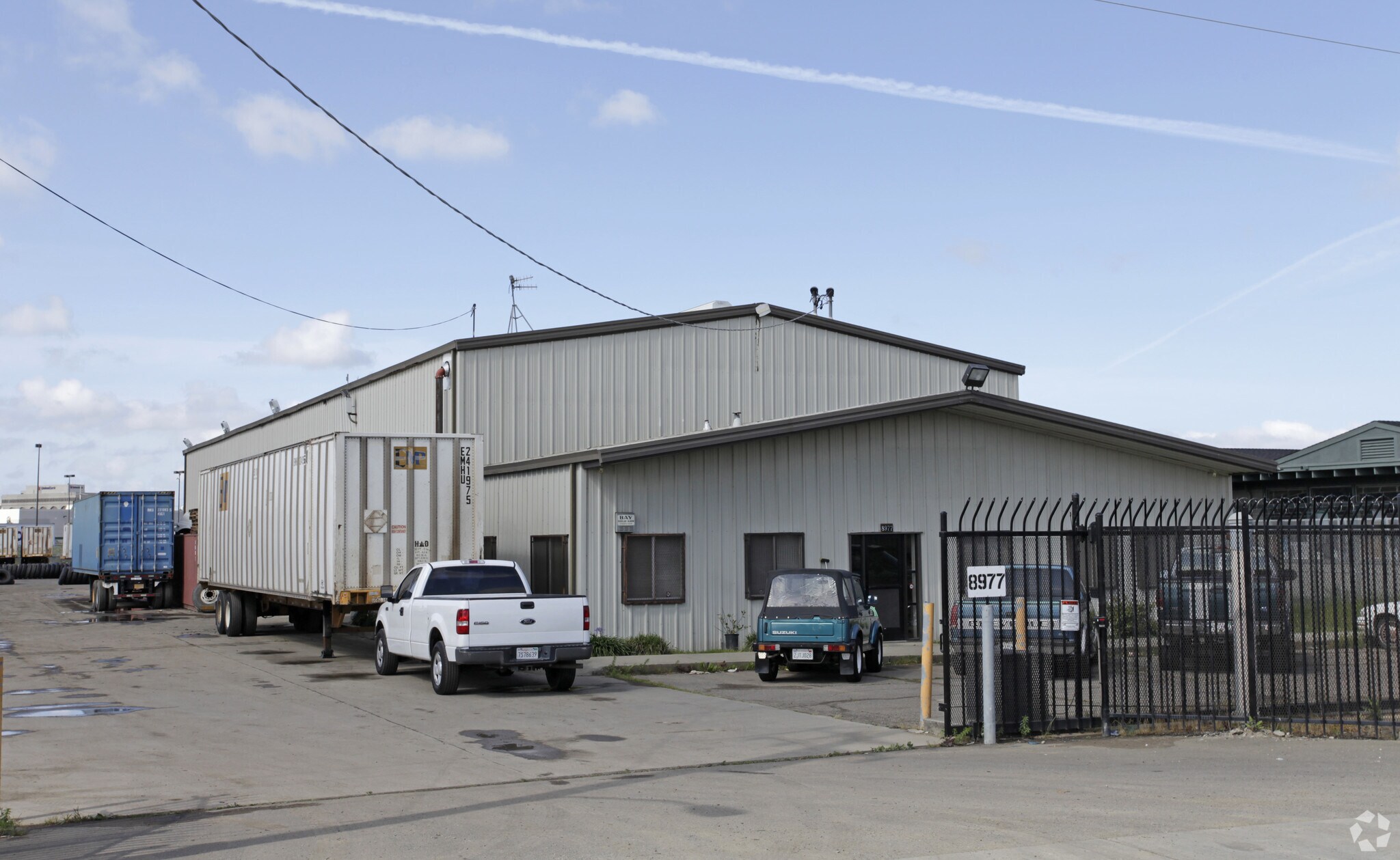 8977 Railroad Ave, Oakland, CA for lease Primary Photo- Image 1 of 4