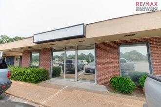 1747-1811 George Washington Memoria Hwy, Gloucester Point, VA for lease Interior Photo- Image 1 of 12